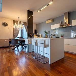 Prodaja, Zagreb, Kanal, dvoetažni 5sobni svjetao stan, loggia,parking