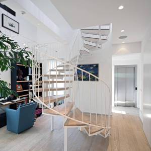 Prodaja, Zagreb, Kanal moderno dizajnirana troetažna dvojna kuća, lift