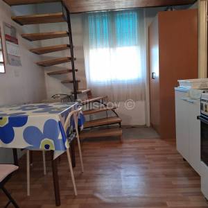 Prodaja, Zagreb, Kaptol, 2 odvojene jednoipol-etažne garsonjere 