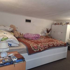 Prodaja, Zagreb, Kaptol, 2 odvojene jednoipol-etažne garsonjere 