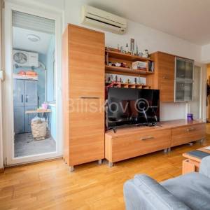 Prodaja, Zagreb, Lanište, dvosoban stan,1.kat, loggia, garaža