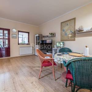 Prodaja, Zagreb, Laščina, prekrasna kuća s tri stana, parking