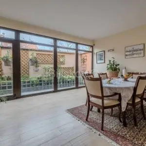 Prodaja, Zagreb, Laščina, prekrasna kuća s tri stana, parking