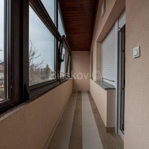 Prodaja, Zagreb, Laščina, prekrasna kuća s tri stana, parking