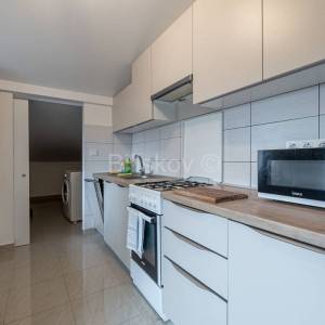 Prodaja, Zagreb, Laščina, prekrasna kuća s tri stana, parking