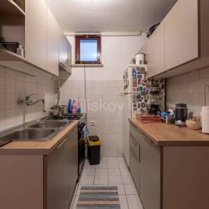 Prodaja, Zagreb, Laščina, prekrasna kuća s tri stana, parking