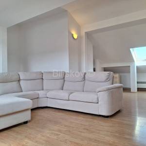 Prodaja, Zagreb, Malešnica, dvoetažan stan 135 m2, lift, javni parking