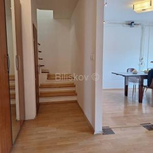 Prodaja, Zagreb, Malešnica, dvoetažan stan 135 m2, lift, javni parking