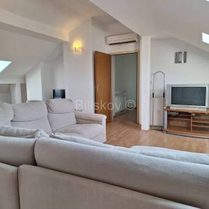 Prodaja, Zagreb, Malešnica, dvoetažan stan 135 m2, lift, javni parking