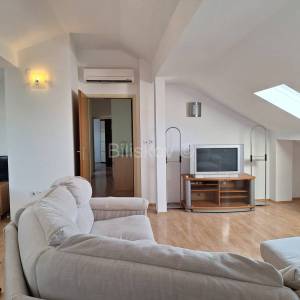 Prodaja, Zagreb, Malešnica, dvoetažan stan 135 m2, lift, javni parking