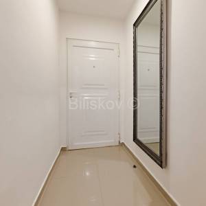 Prodaja, Zagreb, Pantovčak, trosoban stan  49 m2 prizemlje