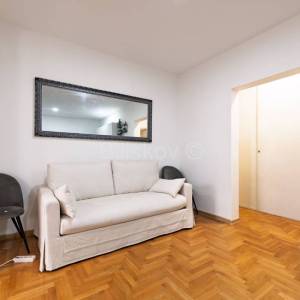 Prodaja, Zagreb, Pantovčak, trosoban stan  49 m2 prizemlje