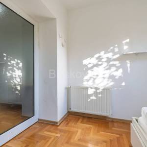 Prodaja, Zagreb, Pantovčak, trosoban stan  49 m2 prizemlje