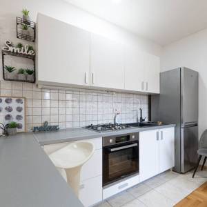 Prodaja, Zagreb, Pantovčak, trosoban stan  49 m2 prizemlje