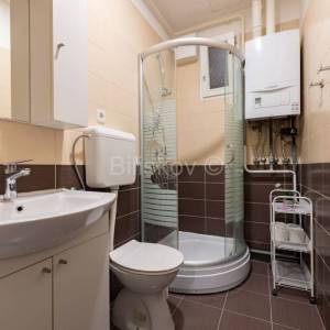 Prodaja, Zagreb, Pantovčak, trosoban stan  49 m2 prizemlje