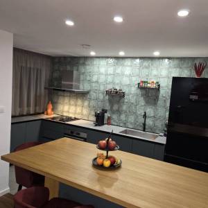 Prodaja: Zagreb-Prečko, novoređen 2.5-sobni stan na odličnoj lokaciji