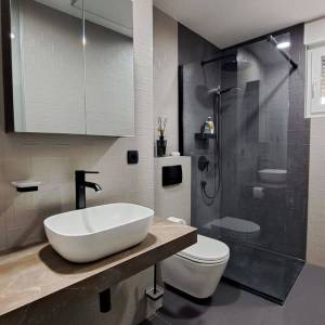 Prodaja: Zagreb-Prečko, novoređen 2.5-sobni stan na odličnoj lokaciji