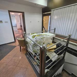 Prodaja, Zagreb, Prečko, prostrani dvoetažni poslovni prostor, 182m2 