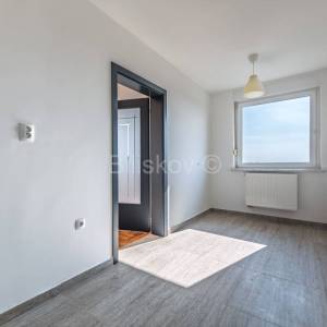 Prodaja, Zagreb, Ravnice, komforan dvosoban stan 63 m2, 2 lifta