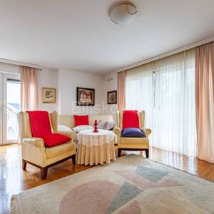 Prodaja, Zagreb, Šestine, lijepa peterosobna dvojna kuća, 4 etaže