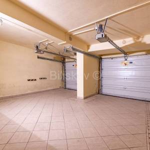 Prodaja, Zagreb, Šestine, lijep peterosoban stan, 4 etaže, dvojna kuća