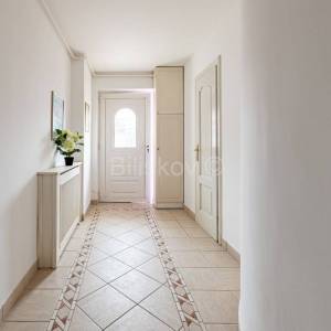 Prodaja, Zagreb, Šestine, samostojeća kuća, 2 stana, garaže