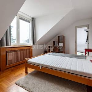 Prodaja, Zagreb, Šestine, samostojeća kuća, 2 stana, garaže