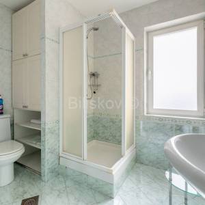 Prodaja, Zagreb, Šestine, samostojeća kuća, 2 stana, garaže