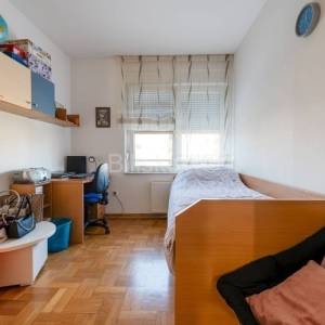 Prodaja, Zagreb, Sesvete, 5-soban stan, terasa, 2VPM