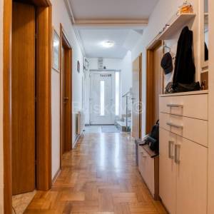 Prodaja, Zagreb, Sesvete, 5-soban stan, terasa, 2VPM