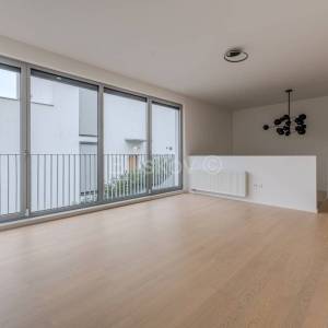 Prodaja, Zagreb, Sveti duh, luksuzan dvoetažan stan s parkingom, vrt