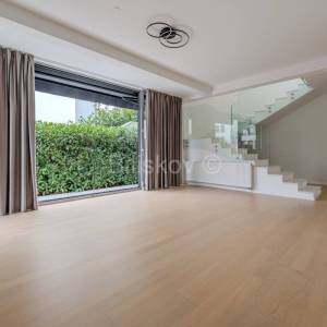 Prodaja, Zagreb, Sveti duh, luksuzan dvoetažan stan s parkingom, vrt