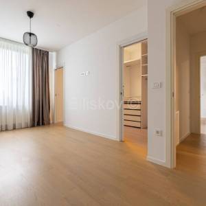 Prodaja, Zagreb, Sveti duh, luksuzan dvoetažan stan s parkingom, vrt