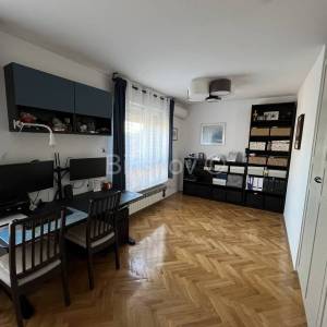 Prodaja, Zagreb, Trešnjevka, prekrasan trosoban stan, loggia