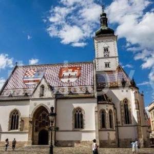 Prodaja, Zagreb, Trg Sv. Marka, komforan peterosoban stan, potkrovlje