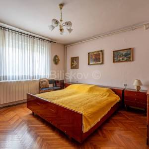 Prodaja, Zagreb, Trnava, samostojeća kuća sa 3 stana, garaža, 4 PM