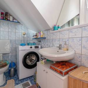 Prodaja, Zagreb, Trnava, samostojeća kuća sa 3 stana, garaža, 4 PM