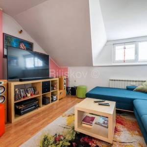 Prodaja, Zagreb, Trnava, samostojeća kuća sa 3 stana, garaža, 4 PM