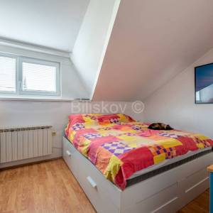 Prodaja, Zagreb, Trnava, samostojeća kuća sa 3 stana, garaža, 4 PM