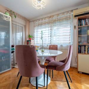 Prodaja, Zagreb, Trnava, samostojeća kuća sa 3 stana, garaža, 4 PM