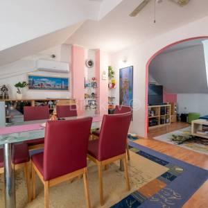 Prodaja, Zagreb, Trnava, samostojeća kuća sa 3 stana, garaža, 4 PM