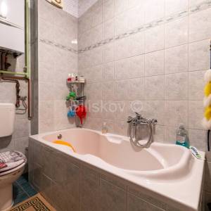 Prodaja, Zagreb, Vrapče, uređen stan sa dvije garaže