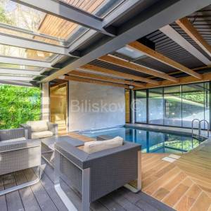 Prodaja, Zagreb,Gračani,luksuzna samostojeća vila,bazen,sauna, parking