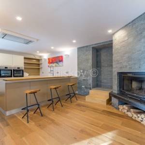 Prodaja, Zagreb,Gračani,luksuzna samostojeća vila,bazen,sauna, parking