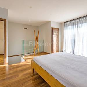 Prodaja, Zagreb,Gračani,luksuzna samostojeća vila,bazen,sauna, parking