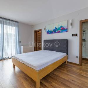 Prodaja, Zagreb,Gračani,luksuzna samostojeća vila,bazen,sauna, parking