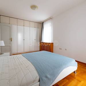 Prodaja, Zagreb,Šestine, lijepa peterosobna dvojna kuća, 4 etaže