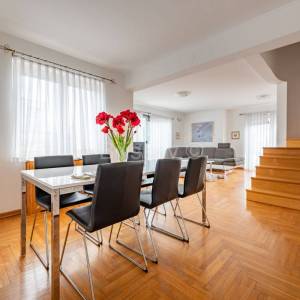 Prodaja, Zagreb,Šestine, lijep peterosoban stan dvojnoj kući, 4 etaže