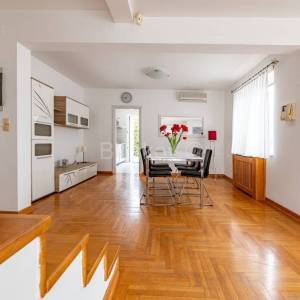 Prodaja, Zagreb,Šestine, lijep peterosoban stan dvojnoj kući, 4 etaže