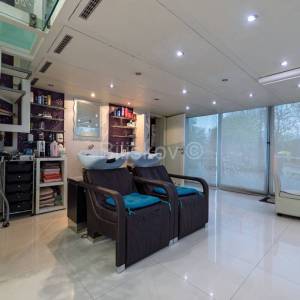 Prodaja,Črnomerec,namješten ulični poslovni prostor 102m2.